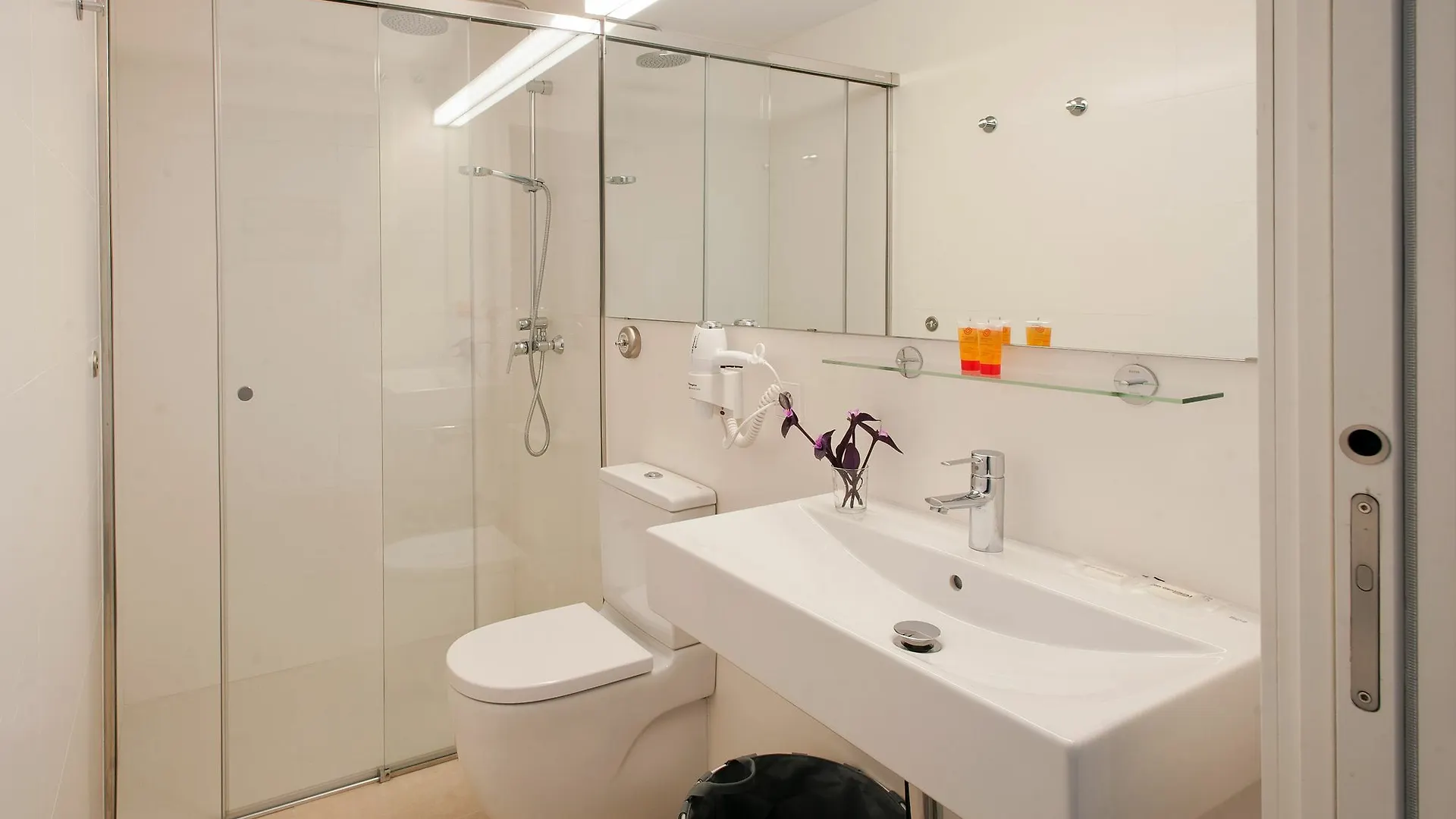 The Museum Apartments Figueres 0*, Figueres (Girona) Spain